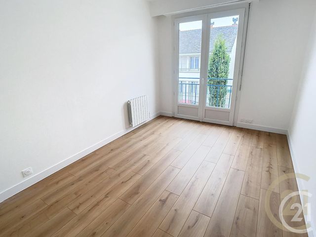 Appartement T5 &agrave; louer - 5 pi&egrave;ces - 83,43 m2 - St Nazaire - 44 - PAYS-DE-LOIRE