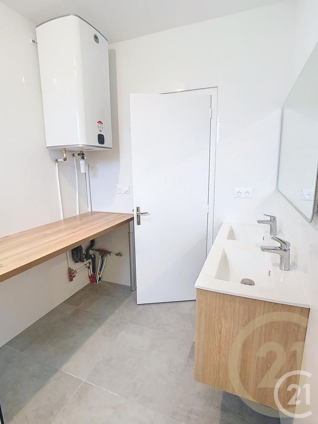 Appartement T5 &agrave; louer - 5 pi&egrave;ces - 83,43 m2 - St Nazaire - 44 - PAYS-DE-LOIRE