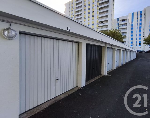 parking - ST NAZAIRE - 44