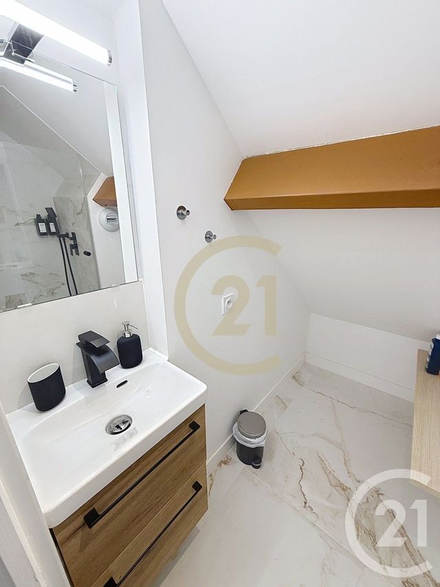Appartement Duplex &agrave; louer - 3 pi&egrave;ces - 21,85 m2 - St Nazaire - 44 - PAYS-DE-LOIRE