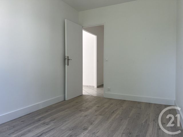 Appartement F3 &agrave; louer - 3 pi&egrave;ces - 65,27 m2 - Le Plessis Trevise - 94 - ILE-DE-FRANCE