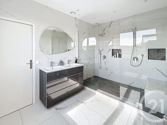 Maison à louer - 6 pièces - 185 m2 - Bievres - 91 - ILE-DE-FRANCE