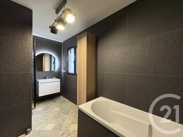 Maison &agrave; louer - 4 pi&egrave;ces - 101,46 m2 - Rumilly - 74 - RHONE-ALPES