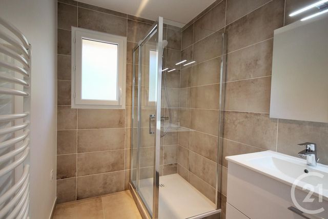 Maison &agrave; louer - 5 pi&egrave;ces - 118,21 m2 - Hauteville Sur Fier - 74 - RHONE-ALPES