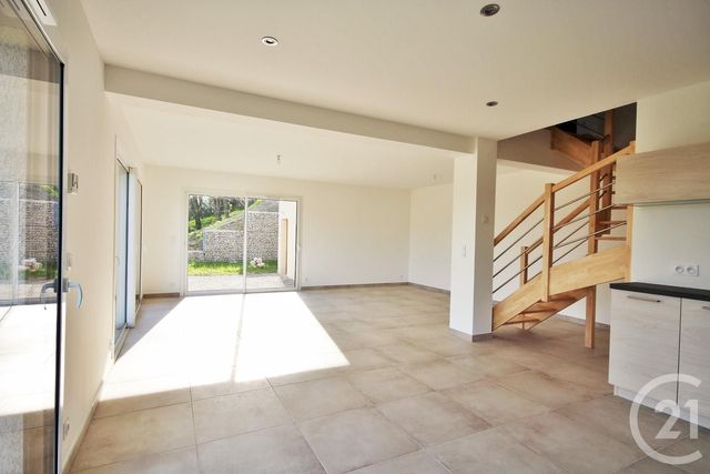 Maison &agrave; louer - 5 pi&egrave;ces - 118,21 m2 - Hauteville Sur Fier - 74 - RHONE-ALPES