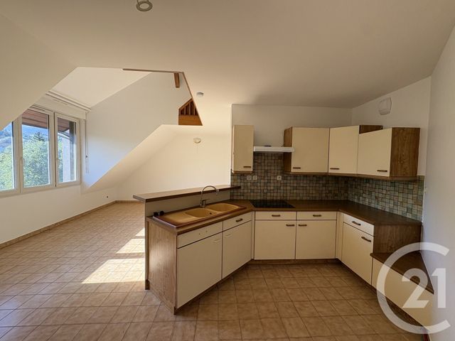 Appartement Duplex &agrave; louer - 2 pi&egrave;ces - 62,80 m2 - Rumilly - 74 - RHONE-ALPES