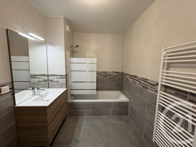 Appartement T3 &agrave; louer - 3 pi&egrave;ces - 70,05 m2 - Rumilly - 74 - RHONE-ALPES
