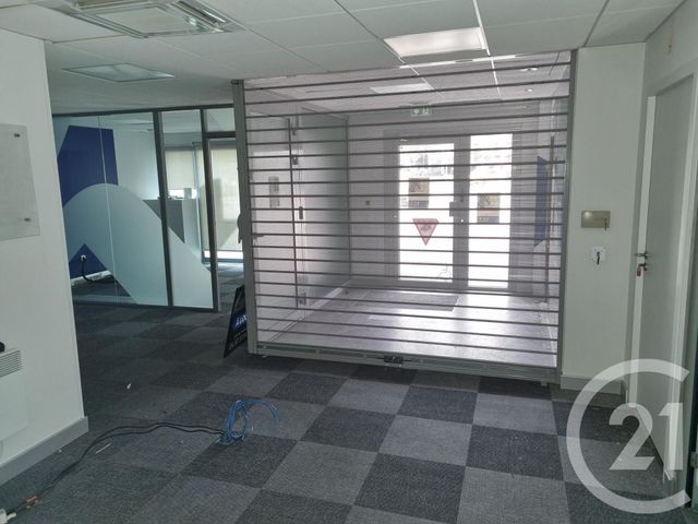 Local commercial à louer - 170.0 m2 - 74 - Haute-Savoie
