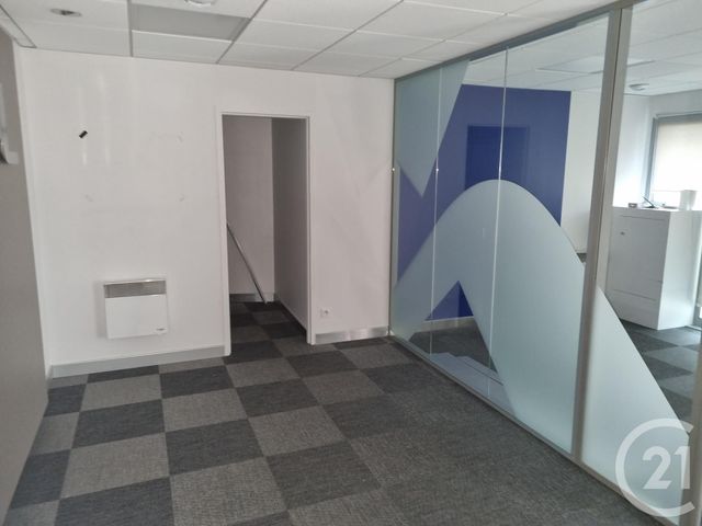 Local commercial à louer - 170.0 m2 - 74 - Haute-Savoie