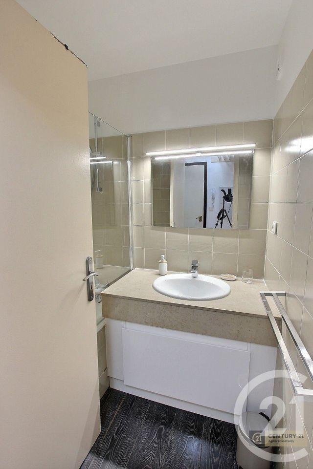 Appartement F2 &agrave; louer - 2 pi&egrave;ces - 33,68 m2 - Cap D Ail - 06 - PROVENCE-ALPES-COTE-D-AZUR