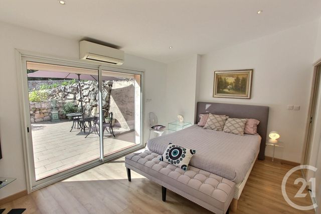 Maison à louer - 5 pièces - 180 m2 - Roquebrune Cap Martin - 06 - PROVENCE-ALPES-COTE-D-AZUR