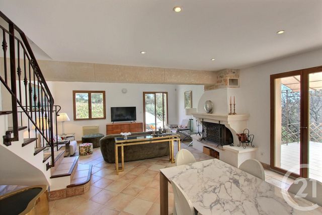 Maison à louer - 5 pièces - 180 m2 - Roquebrune Cap Martin - 06 - PROVENCE-ALPES-COTE-D-AZUR