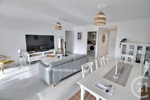 Appartement F4 &agrave; louer - 4 pi&egrave;ces - 86,61 m2 - Cap D Ail - 06 - PROVENCE-ALPES-COTE-D-AZUR