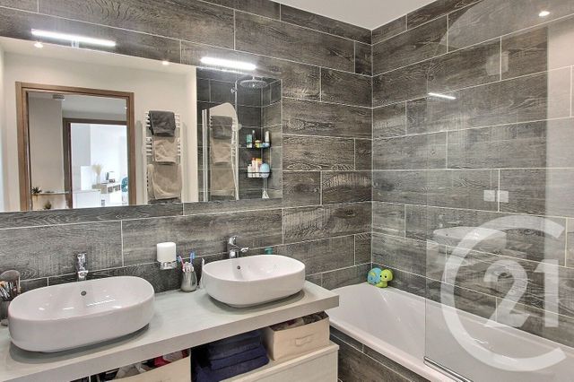 Appartement F3 à vendre - 3 pièces - 62,30 m2 - Beausoleil - 06 - PROVENCE-ALPES-COTE-D-AZUR