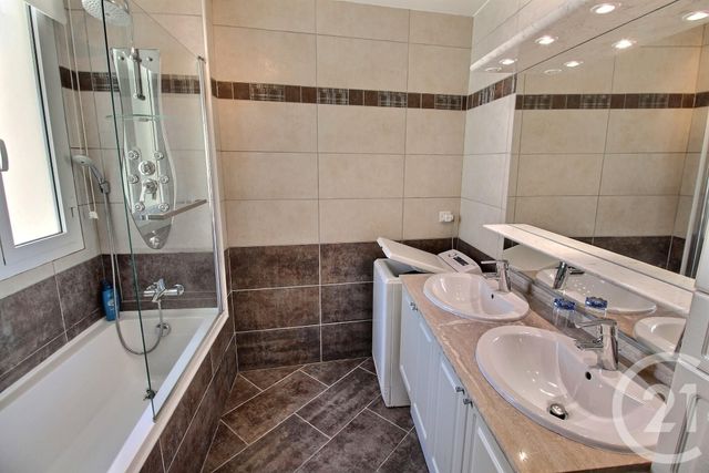 Appartement F2 &agrave; louer - 2 pi&egrave;ces - 59,30 m2 - Cap D Ail - 06 - PROVENCE-ALPES-COTE-D-AZUR