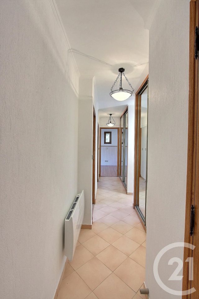 Maison &agrave; louer - 4 pi&egrave;ces - 107,47 m2 - La Trinite - 06 - PROVENCE-ALPES-COTE-D-AZUR
