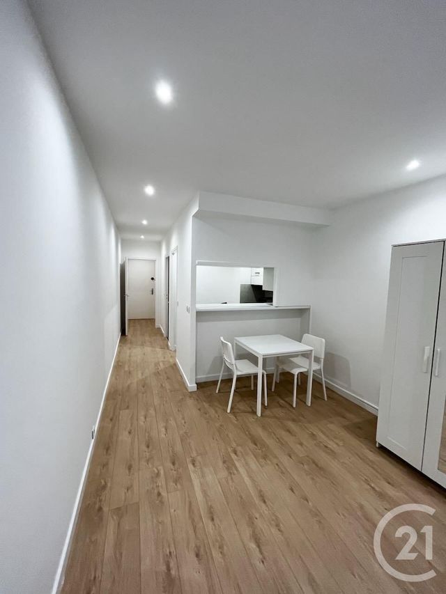 Appartement Studio &agrave; louer - 1 pi&egrave;ce - 32,95 m2 - Roquebrune Cap Martin - 06 - PROVENCE-ALPES-COTE-D-AZUR