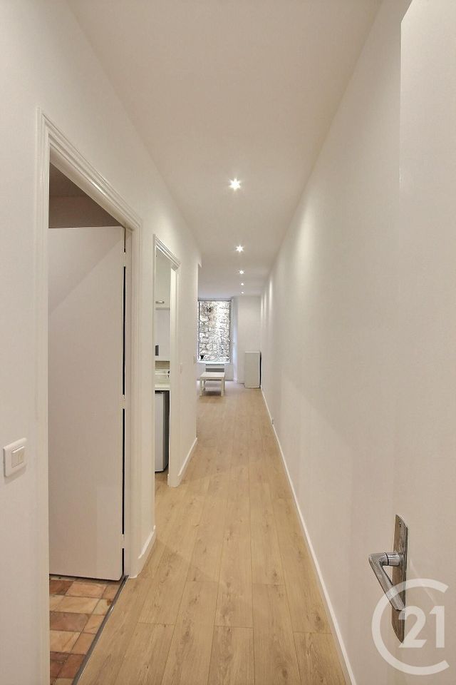 Appartement Studio &agrave; louer - 1 pi&egrave;ce - 32,95 m2 - Roquebrune Cap Martin - 06 - PROVENCE-ALPES-COTE-D-AZUR