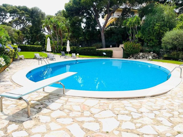 Appartement F4 &agrave; vendre - 4 pi&egrave;ces - 88,71 m2 - Cap D Ail - 06 - PROVENCE-ALPES-COTE-D-AZUR