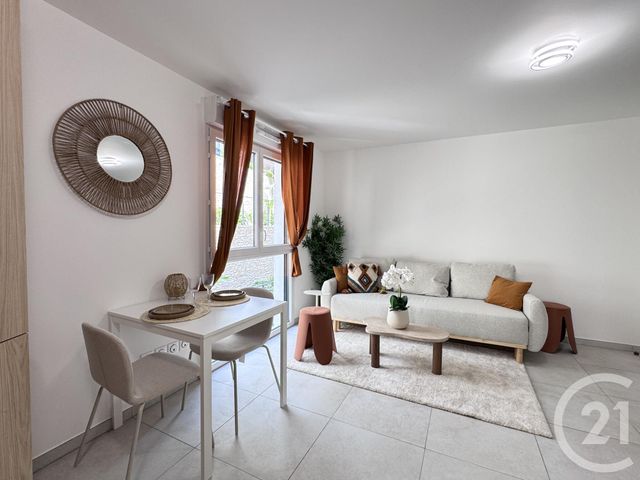 Appartement F1 &agrave; louer - 1 pi&egrave;ce - 26,89 m2 - Cap D Ail - 06 - PROVENCE-ALPES-COTE-D-AZUR