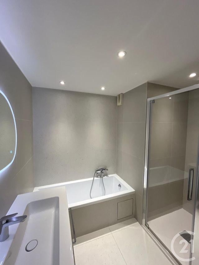 Appartement F4 &agrave; louer - 4 pi&egrave;ces - 77,96 m2 - Cap D Ail - 06 - PROVENCE-ALPES-COTE-D-AZUR