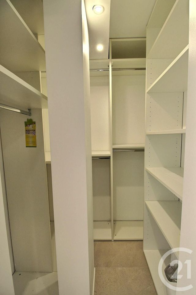Appartement F3 &agrave; louer - 3 pi&egrave;ces - 77,12 m2 - Cap D Ail - 06 - PROVENCE-ALPES-COTE-D-AZUR