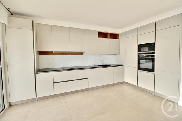 Appartement F3 &agrave; louer - 3 pi&egrave;ces - 77,12 m2 - Cap D Ail - 06 - PROVENCE-ALPES-COTE-D-AZUR