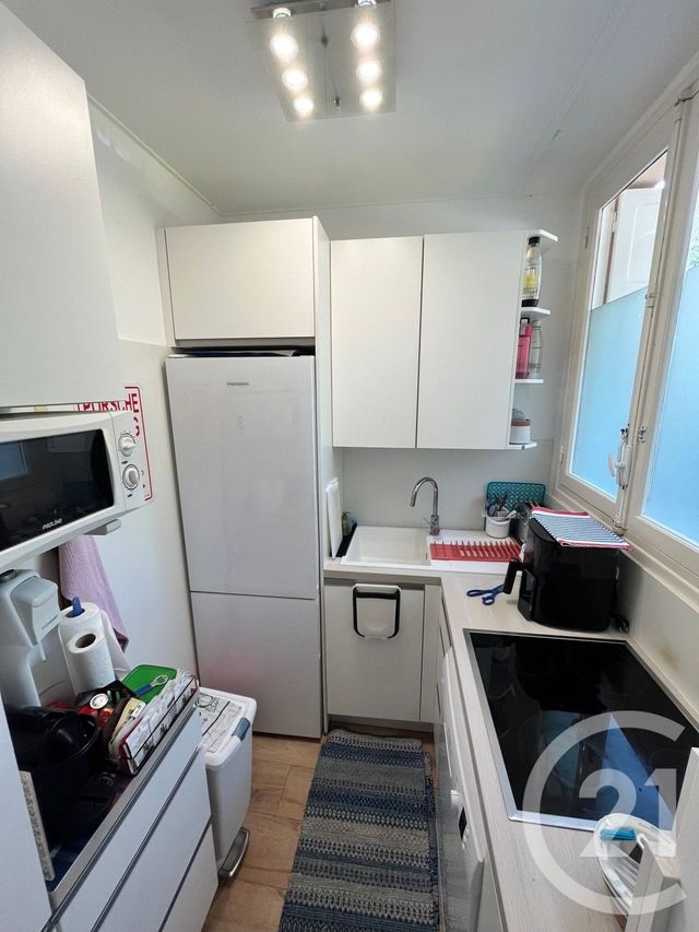 Appartement &agrave; louer - 2 pi&egrave;ces - 38 m2 - Cap D Ail - 06 - PROVENCE-ALPES-COTE-D-AZUR