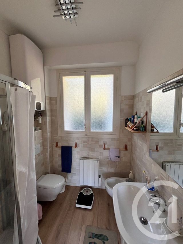 Appartement &agrave; louer - 2 pi&egrave;ces - 38 m2 - Cap D Ail - 06 - PROVENCE-ALPES-COTE-D-AZUR