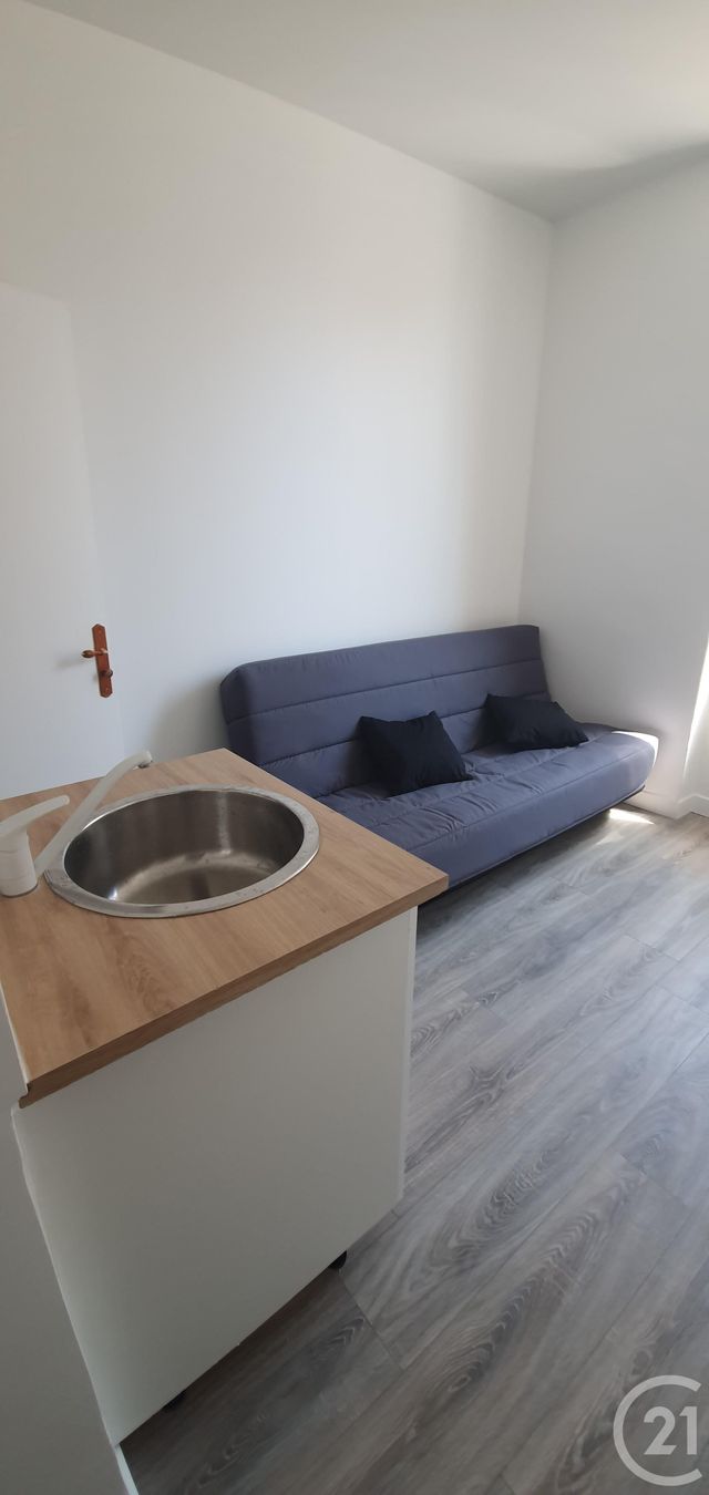 Appartement F1 &agrave; louer - 1 pi&egrave;ce - 11,25 m2 - Paris - 75013 - ILE-DE-FRANCE