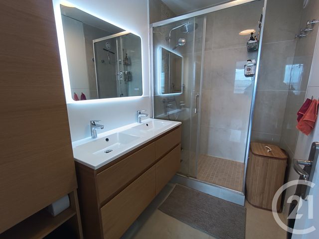 Appartement F3 &agrave; louer - 3 pi&egrave;ces - 64 m2 - Paris - 75013 - ILE-DE-FRANCE