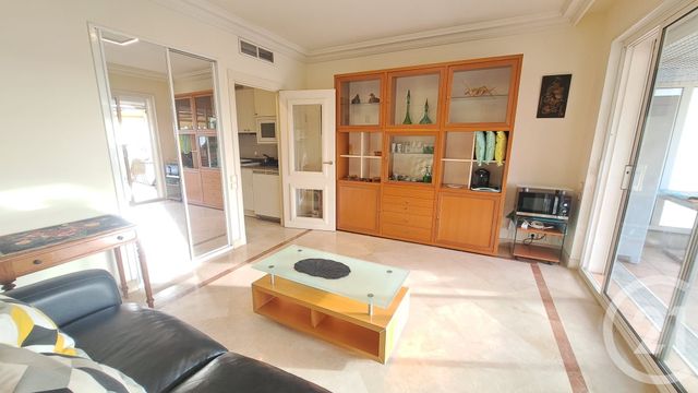 Appartement T1 &agrave; louer - 1 pi&egrave;ce - 25,15 m2 - Le Golfe Juan - 06 - PROVENCE-ALPES-COTE-D-AZUR