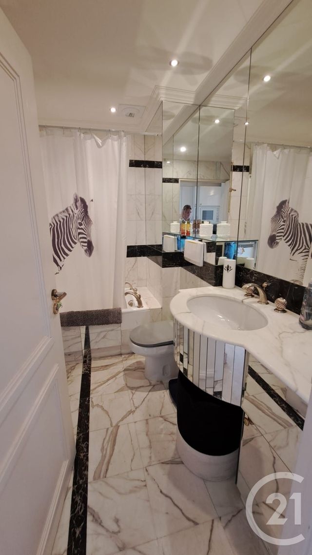 Appartement T1 &agrave; louer - 1 pi&egrave;ce - 25,15 m2 - Le Golfe Juan - 06 - PROVENCE-ALPES-COTE-D-AZUR