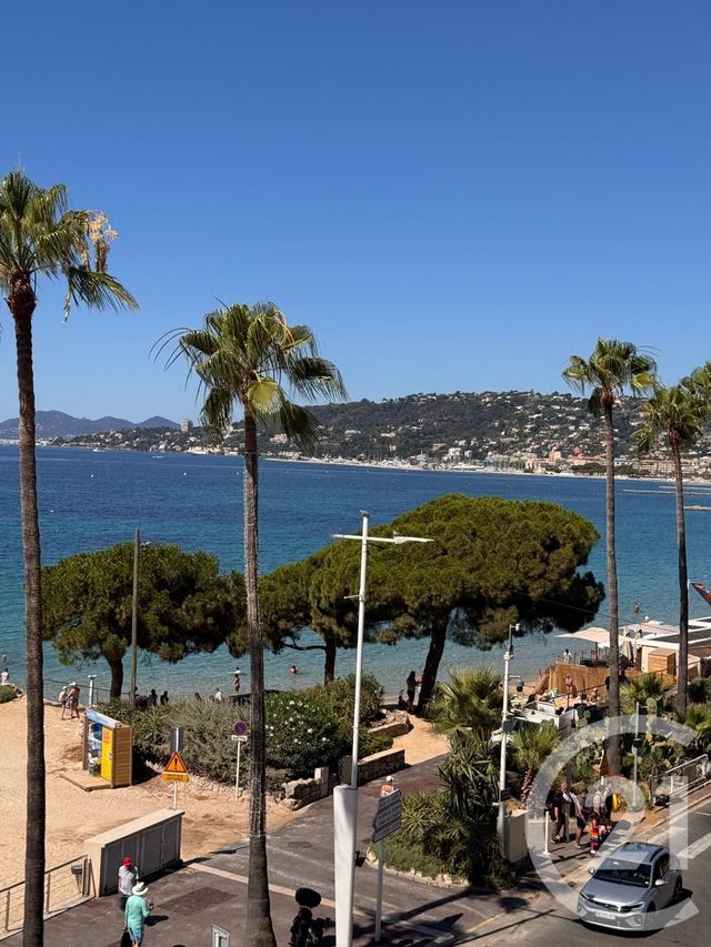 Appartement Studio à vendre - 1 pièce - 32 m2 - Juan Les Pins - 06 - PROVENCE-ALPES-COTE-D-AZUR