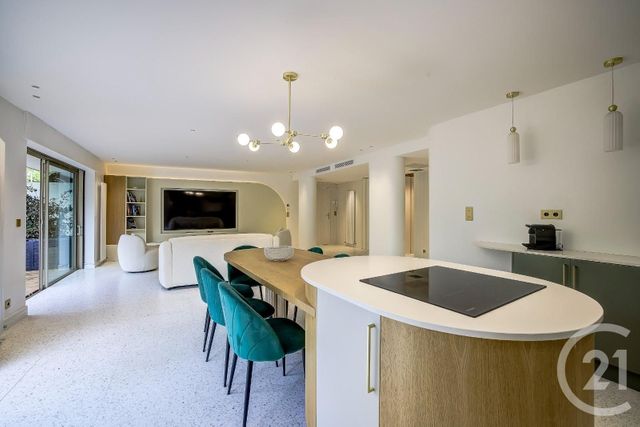 Appartement F4 à vendre - 4 pièces - 100 m2 - Juan Les Pins - 06 - PROVENCE-ALPES-COTE-D-AZUR