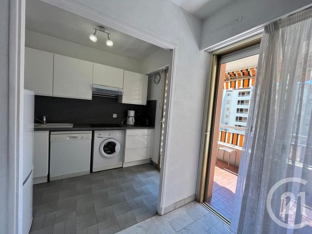 Appartement F1 &agrave; louer - 1 pi&egrave;ce - 31,88 m2 - Juan Les Pins - 06 - PROVENCE-ALPES-COTE-D-AZUR
