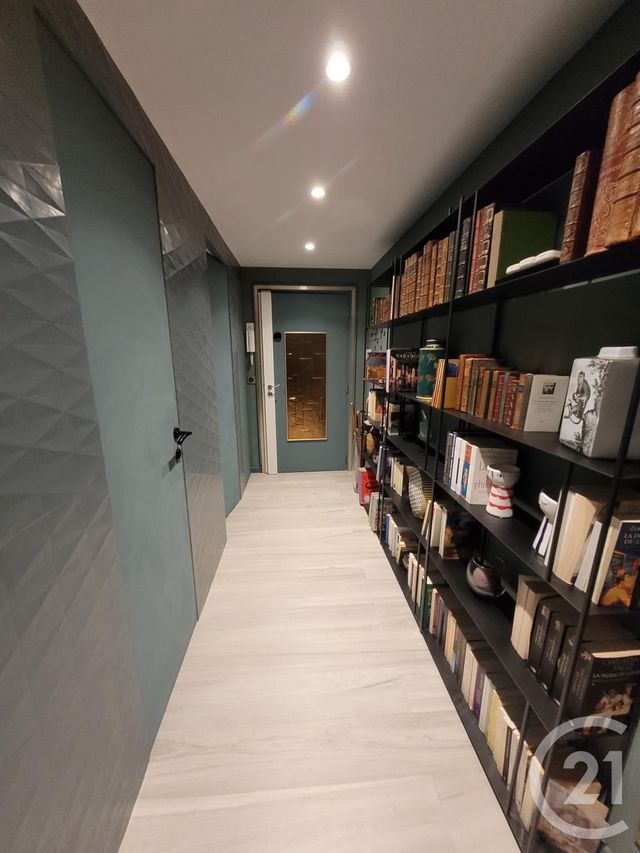 Appartement F2 bis à vendre - 3 pièces - 75,72 m2 - Antibes - 06 - PROVENCE-ALPES-COTE-D-AZUR