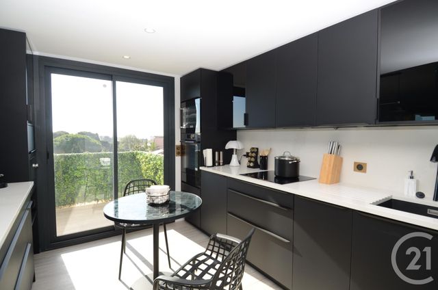 Appartement F2 bis à vendre - 3 pièces - 75,72 m2 - Antibes - 06 - PROVENCE-ALPES-COTE-D-AZUR