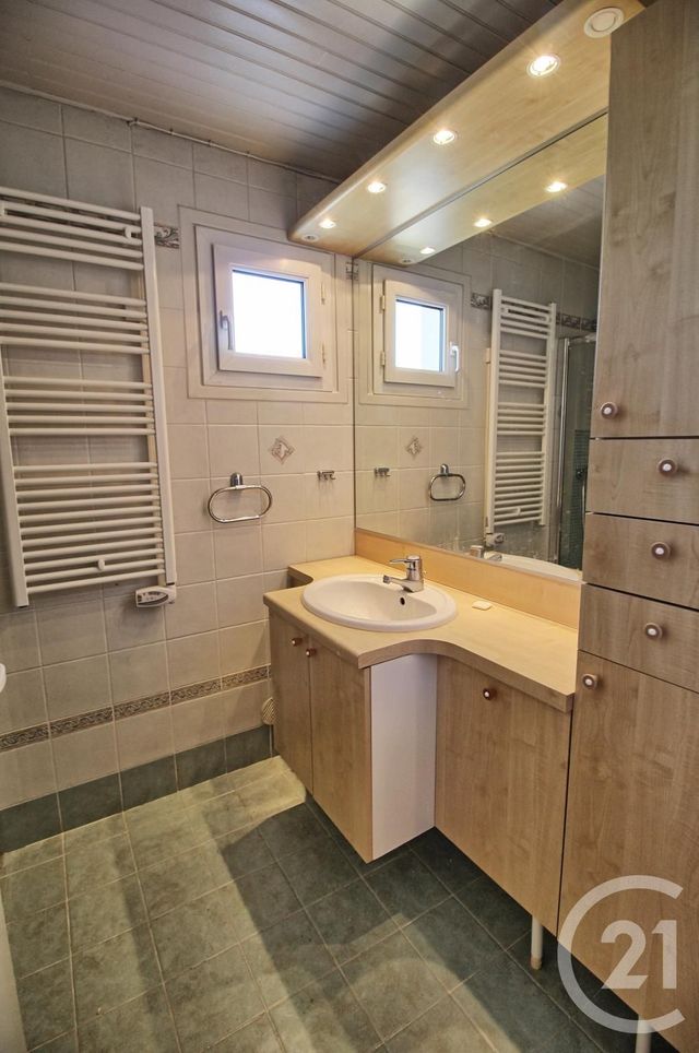 Appartement T4 &agrave; louer - 4 pi&egrave;ces - 91,39 m2 - Vallauris - 06 - PROVENCE-ALPES-COTE-D-AZUR