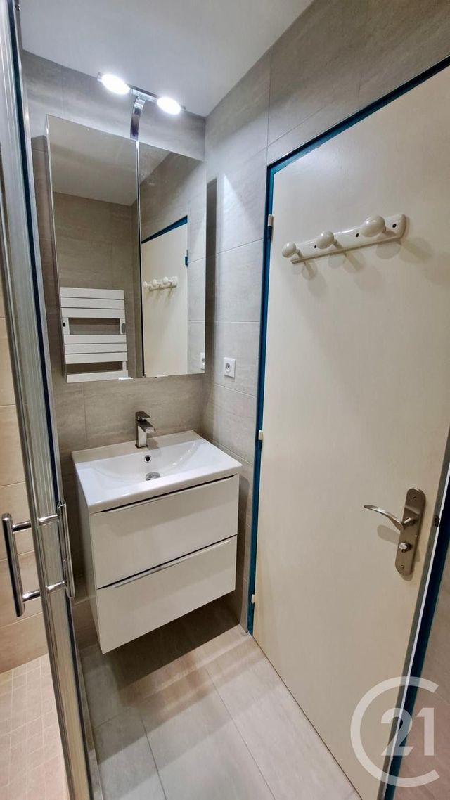 Appartement T3 à louer - 3 pièces - 53,68 m2 - Juan Les Pins - 06 - PROVENCE-ALPES-COTE-D-AZUR