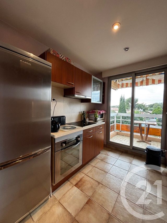 Appartement F3 à vendre - 3 pièces - 62 m2 - Antibes - 06 - PROVENCE-ALPES-COTE-D-AZUR