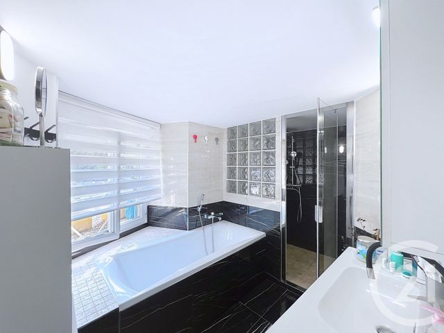 Appartement F2 à vendre - 2 pièces - 47,61 m2 - Juan Les Pins - 06 - PROVENCE-ALPES-COTE-D-AZUR