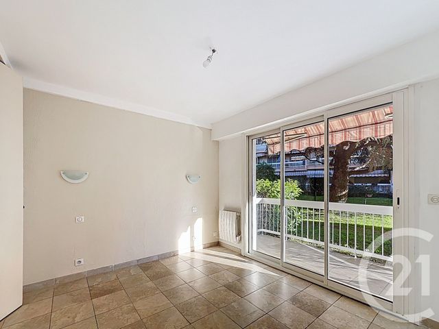 Appartement &agrave; vendre - 3 pi&egrave;ces - 58,78 m2 - Le Golfe Juan - 06 - PROVENCE-ALPES-COTE-D-AZUR