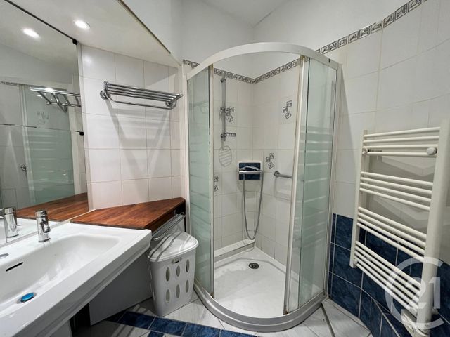 Appartement F1 &agrave; louer - 1 pi&egrave;ce - 23,43 m2 - Juan Les Pins - 06 - PROVENCE-ALPES-COTE-D-AZUR