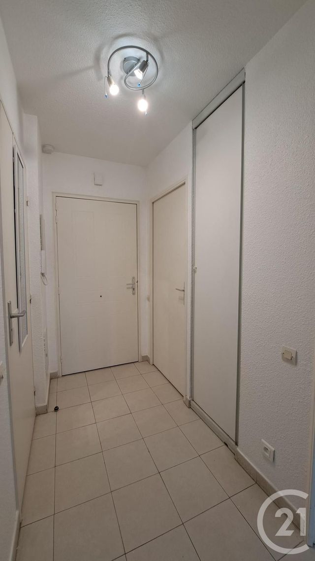 Appartement T2 à louer - 2 pièces - 29,23 m2 - Juan Les Pins - 06 - PROVENCE-ALPES-COTE-D-AZUR