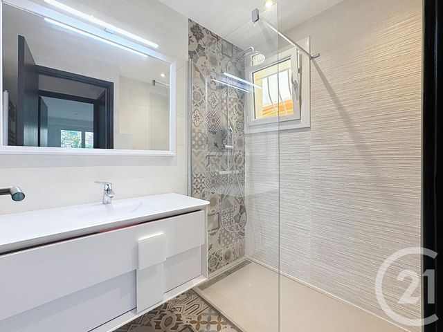 Appartement F3 à vendre - 3 pièces - 68,08 m2 - Antibes - 06 - PROVENCE-ALPES-COTE-D-AZUR