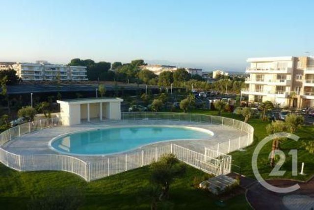 Appartement a louer antibes - 1 pièce(s) - 54.4 m2 - Surfyn