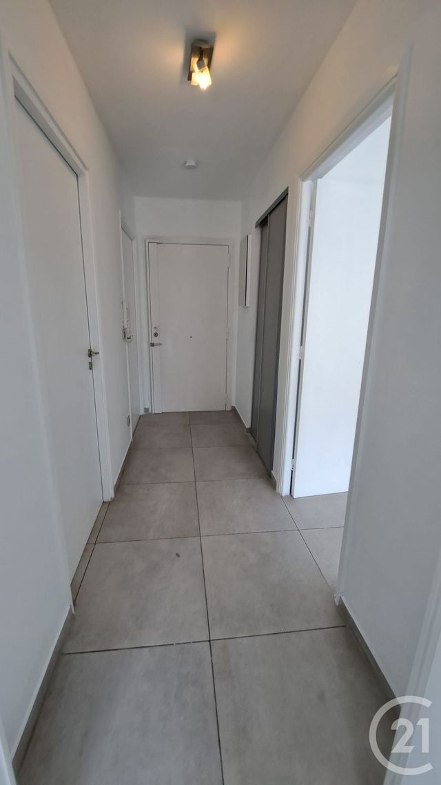 Appartement T2 &agrave; louer - 2 pi&egrave;ces - 41,39 m2 - Juan Les Pins - 06 - PROVENCE-ALPES-COTE-D-AZUR