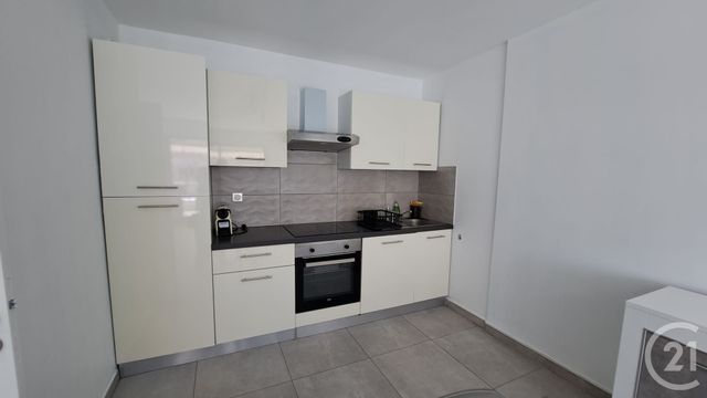 Appartement T2 &agrave; louer - 2 pi&egrave;ces - 41,39 m2 - Juan Les Pins - 06 - PROVENCE-ALPES-COTE-D-AZUR