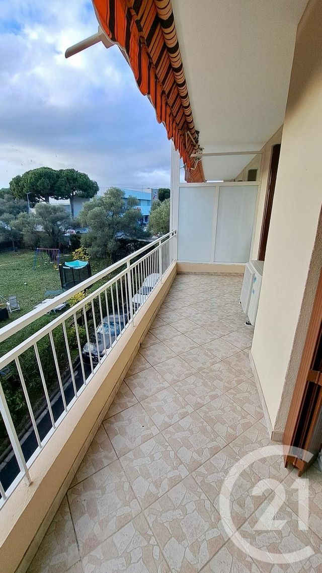 Appartement T3 &agrave; louer - 3 pi&egrave;ces - 53,68 m2 - Juan Les Pins - 06 - PROVENCE-ALPES-COTE-D-AZUR